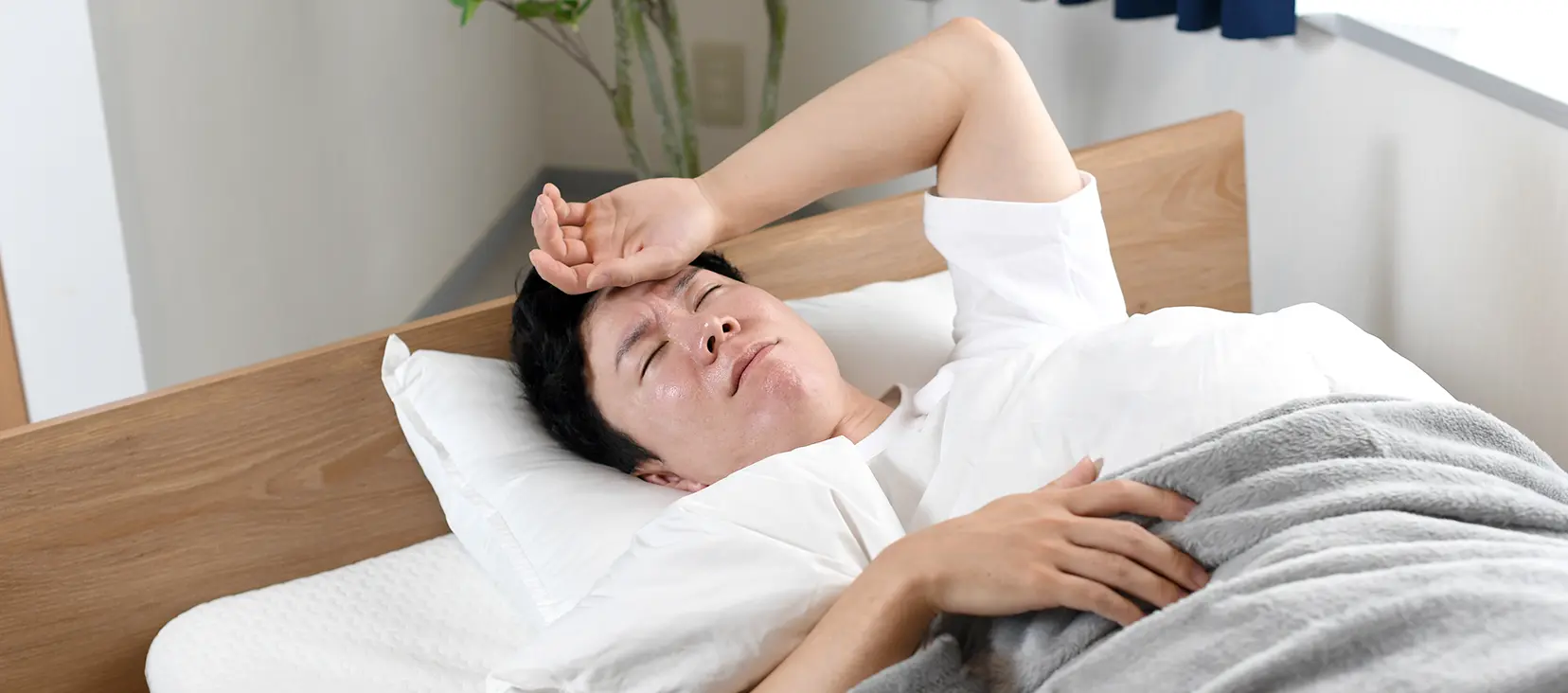 休んでいる男性